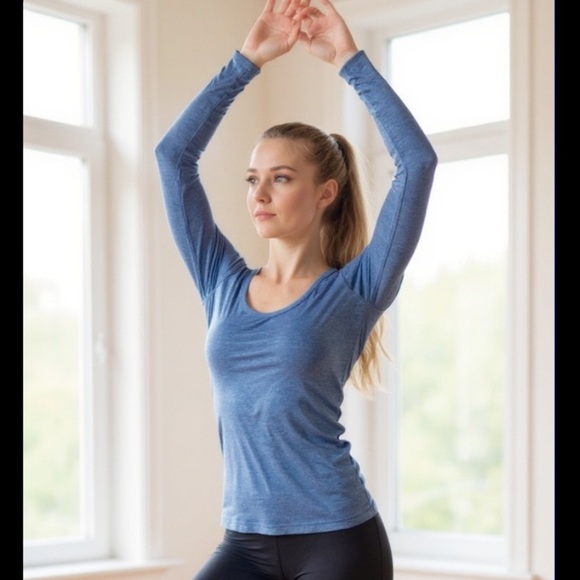NEW! LULULEMON blue-gray Long Sleeve Women's Top - Picture 1 of 5